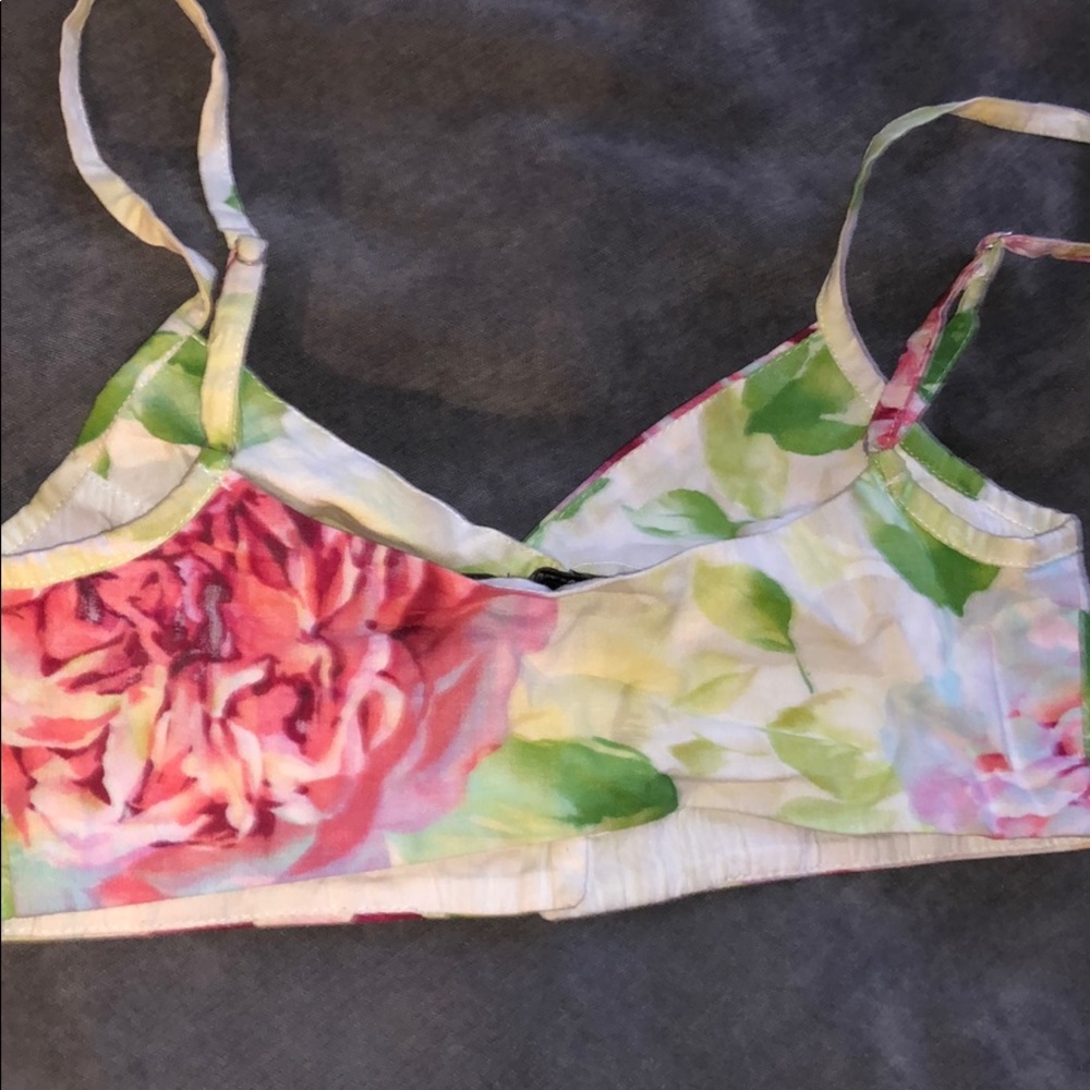 Grey Antics Cut out, floral, crop Top - Picture 4 of 4